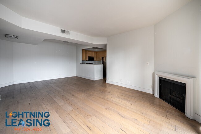 Building Photo - 886 Palm Ave