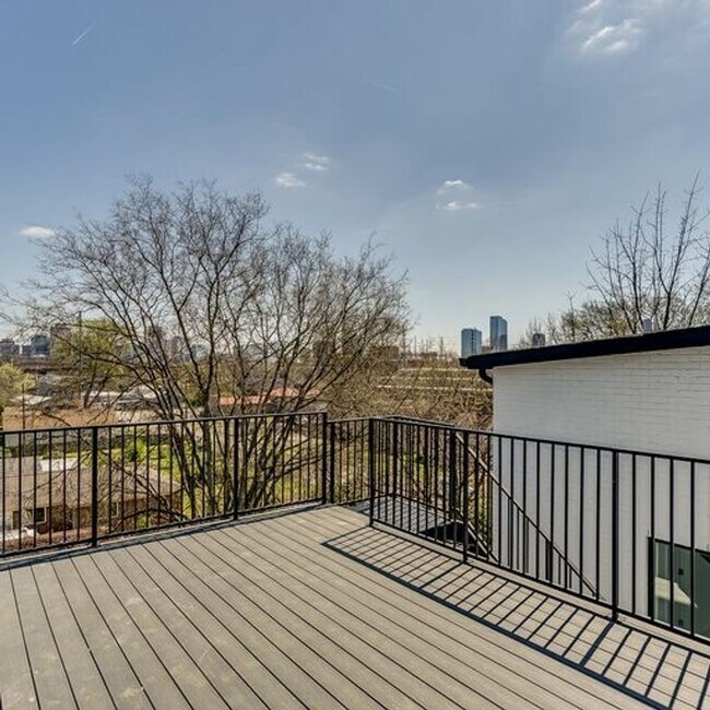 Building Photo - Stunning 4 Bedroom, 3.5 Bath Luxury Home in Nashville