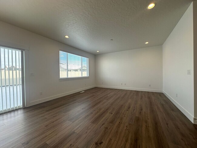 Building Photo - 3bed, 2bath, + office/flex 1630sq.ft. home in Star  - Aliso Creek Sub