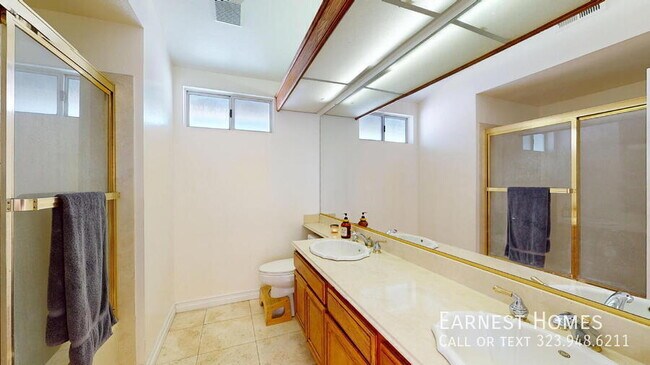 Building Photo - 5606 Las Virgenes Rd