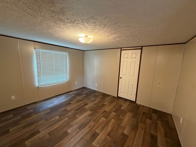 Building Photo - 3379 LA-3059