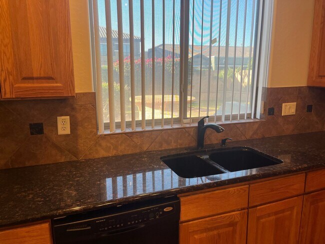 Building Photo - 14361 W Maui Ln