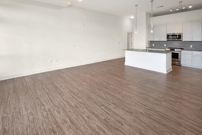 Building Photo - 650 E Brooklyn Vlg Ave