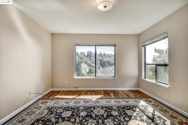 Building Photo - 616 Gravatt Dr