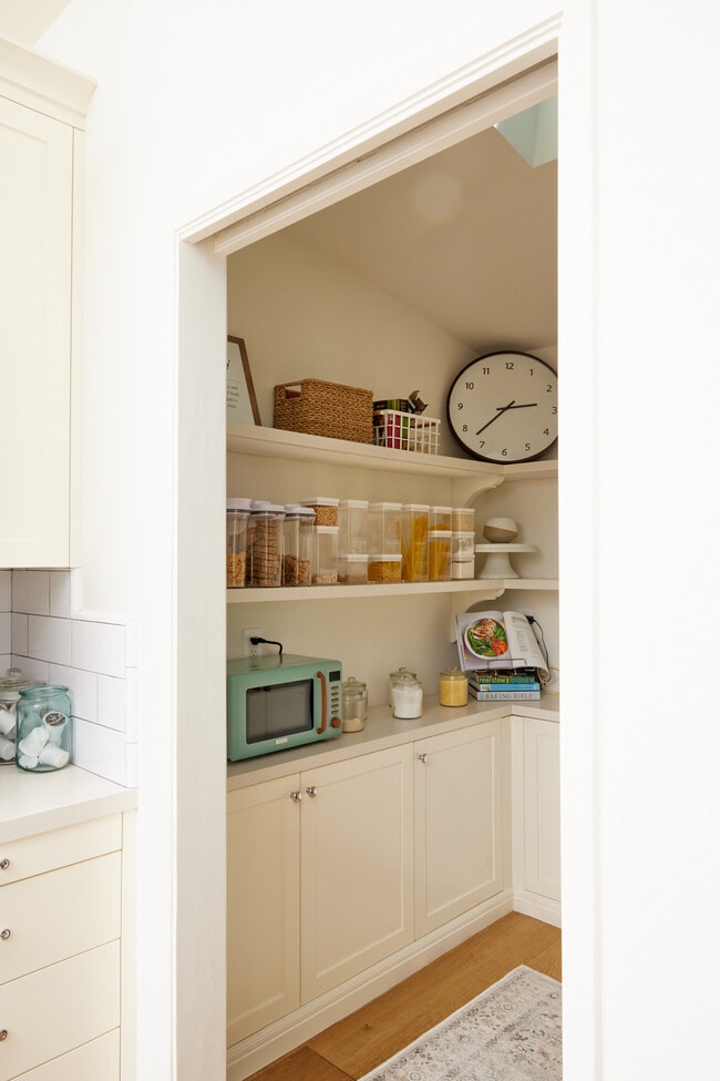 Building Photo - 14 Westwind St