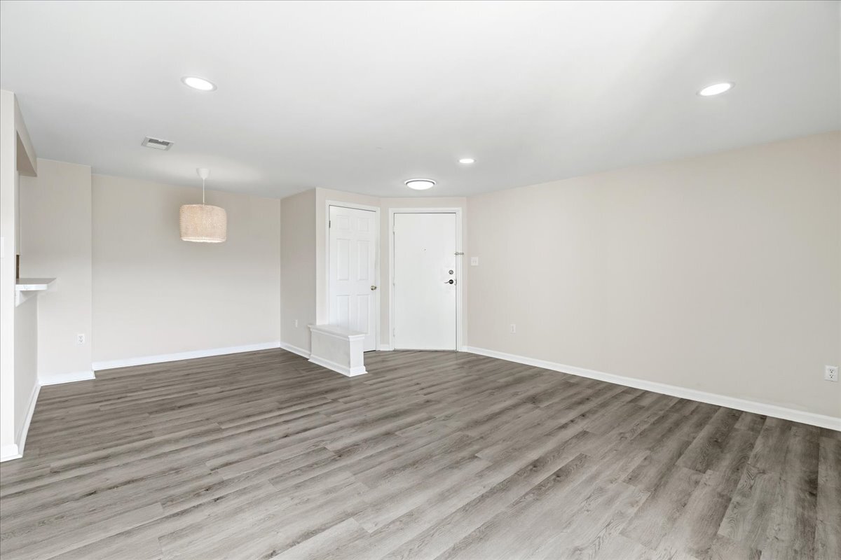 Building Photo - 819 Stratford Way