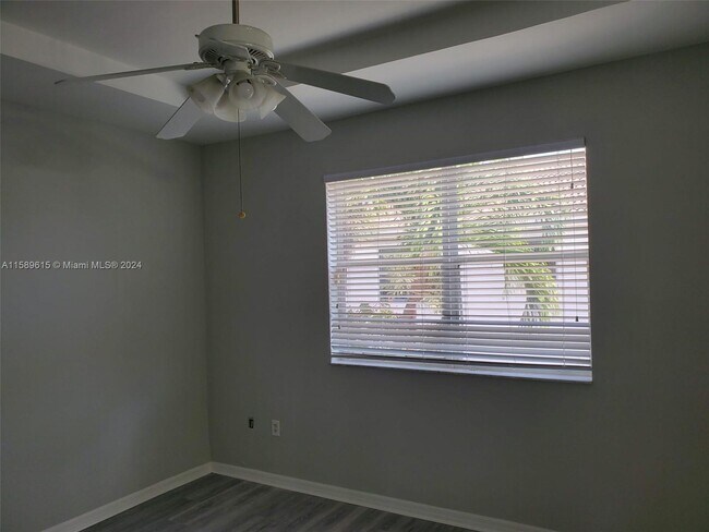 Building Photo - 2242 NE 42nd Cir
