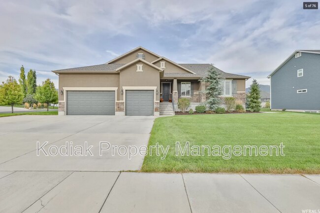 Primary Photo - 1463 Kentucky Derby Way