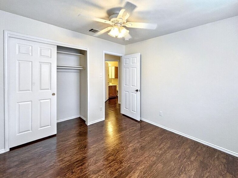 Building Photo - 1502 Sundance Dr