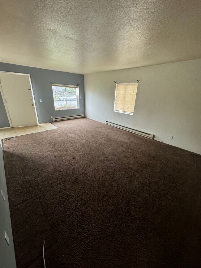 Building Photo - 216 N 12th St