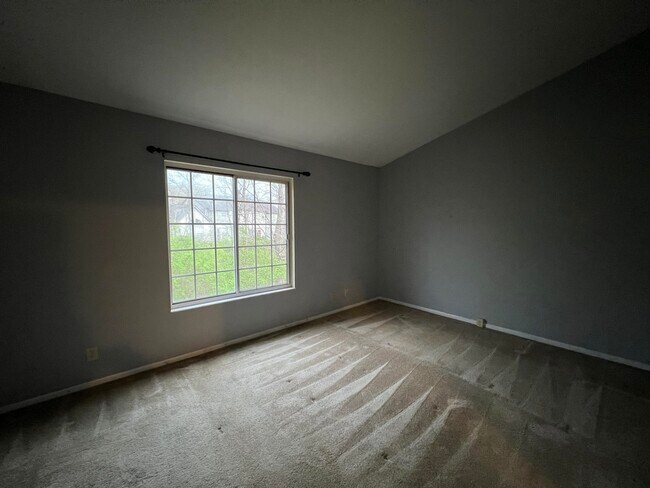 Building Photo - 7115 Sweetwater Dr