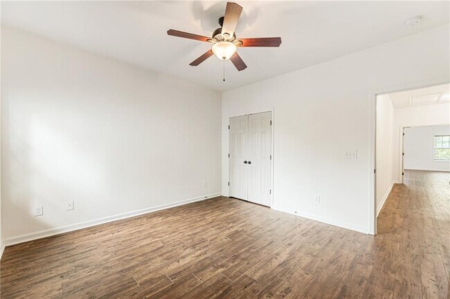 Building Photo - 13294 Kemper Rd