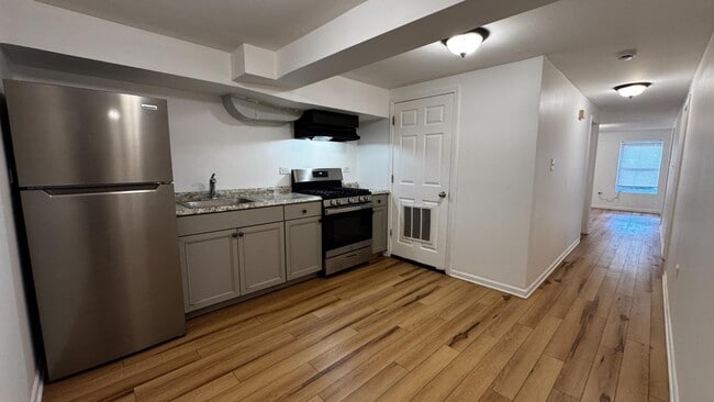 Building Photo - 915 N Monticello Ave