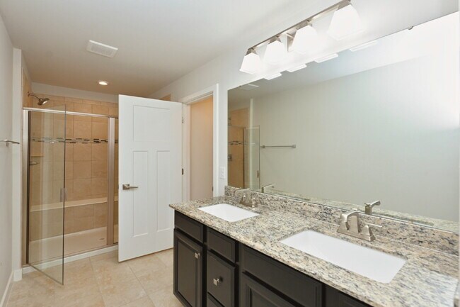 Building Photo - Rent to Own Option - Beautiful, like new 3BR/2.5BA townhouse in Goodlettsville