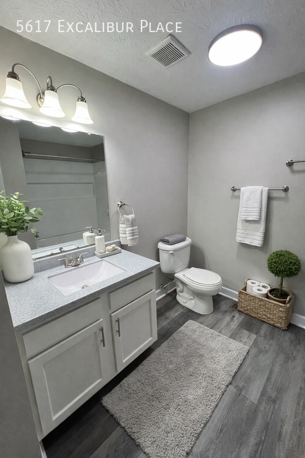 Building Photo - 5617 Excalibur Pl