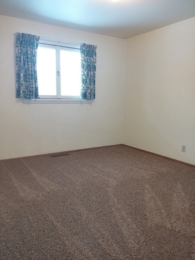 Building Photo - Ranch Style Home in the Lewis and Clark Area
