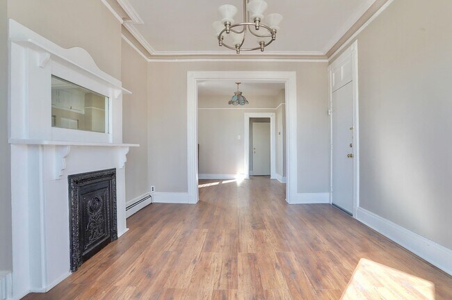 Building Photo - 118 Bowers St