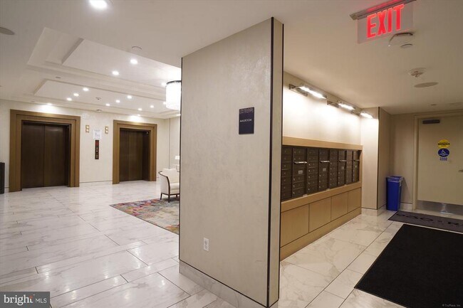 Building Photo - 930 Rose Ave