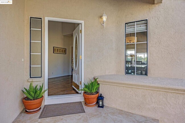 Building Photo - 2380 Wayfarer Dr