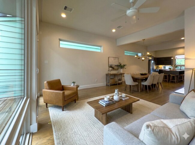 Building Photo - 2717 St Emanuel St