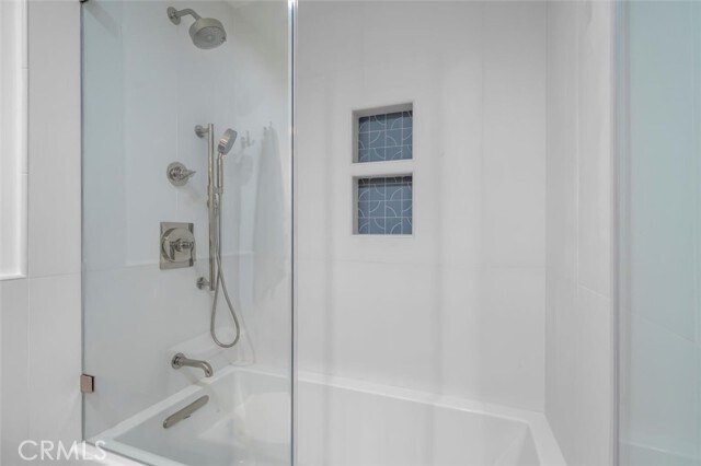 Building Photo - 555 Esplanade