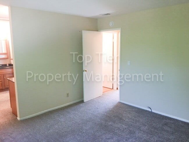 Building Photo - Very nice 3 Bd/2 Ba, 1388 sf single-family house in Concord available Now for Lease!