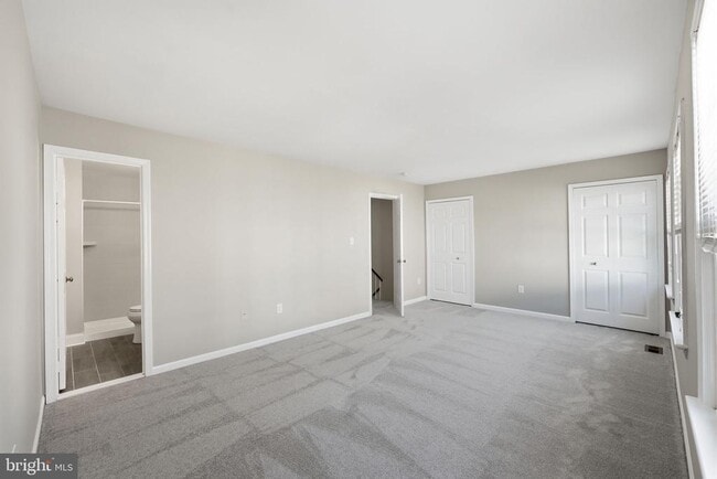 Building Photo - 7978 Revenna Ln