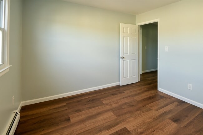 Building Photo - 45 E 51st St