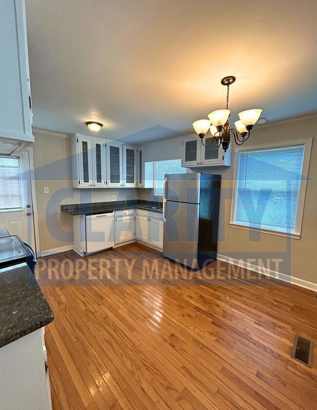 Building Photo - Three bedroom home in Downtown Cleveland!
