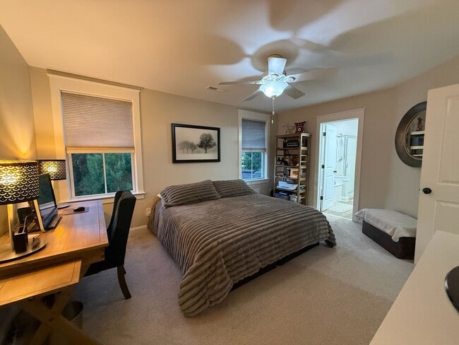 Building Photo - Available now. Amazing 4 BR/2.5 BA Home Available at Shellring at St Thomas Island!
