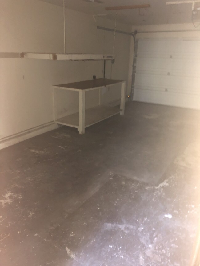 garage - 115 Haylen Dr