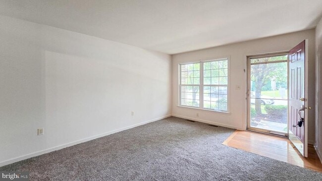 Building Photo - 1227 Cross Creek Dr