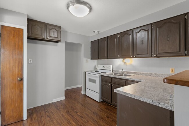 Building Photo - MOVE IN READY! Passed Occupancy!!! Move in BEFORE the holidays! Refrigerator included.