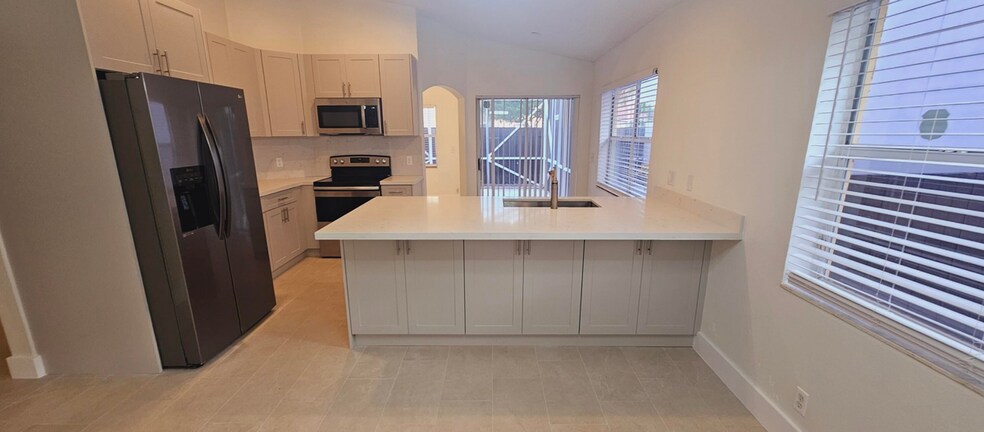 Building Photo - 10780 Cypress Lake Terrace