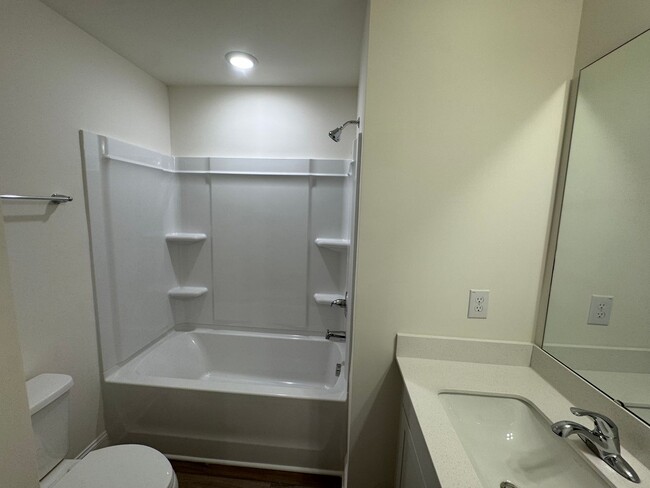 Building Photo - *Move In Special* 3 Bedroom | 2.5 Bathroom...