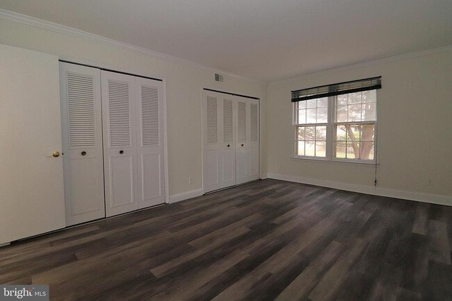 Building Photo - 6010 Westchester Park Dr