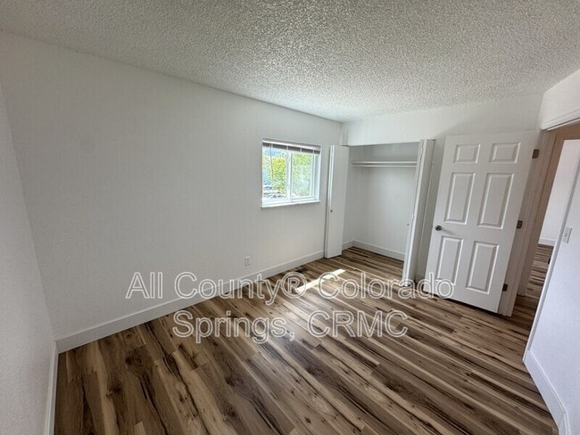 Building Photo - 6676 Provincial Dr