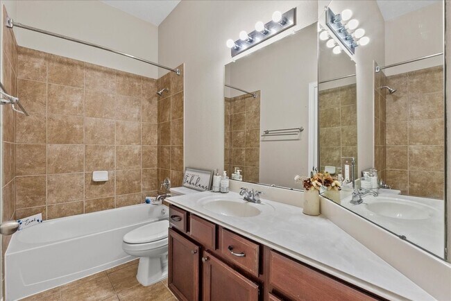 Building Photo - 2120 Red Timber Ct