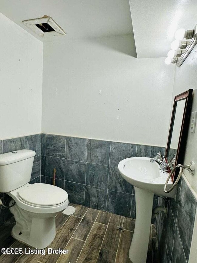 Building Photo - 4105 North Ln