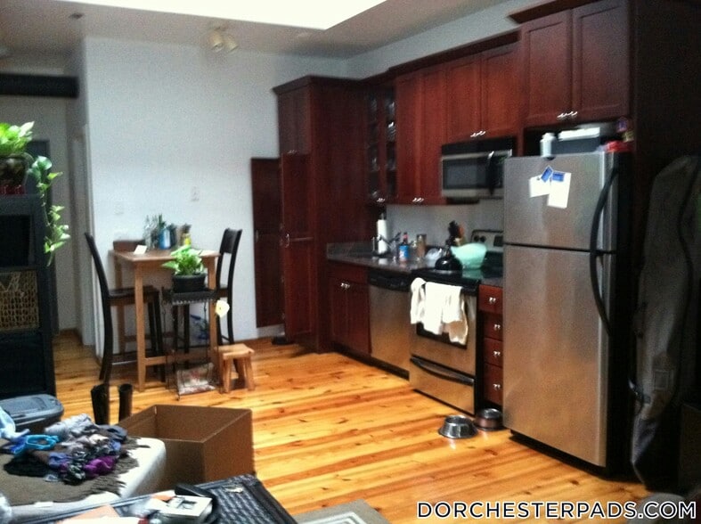 Building Photo - 600 Columbia Rd