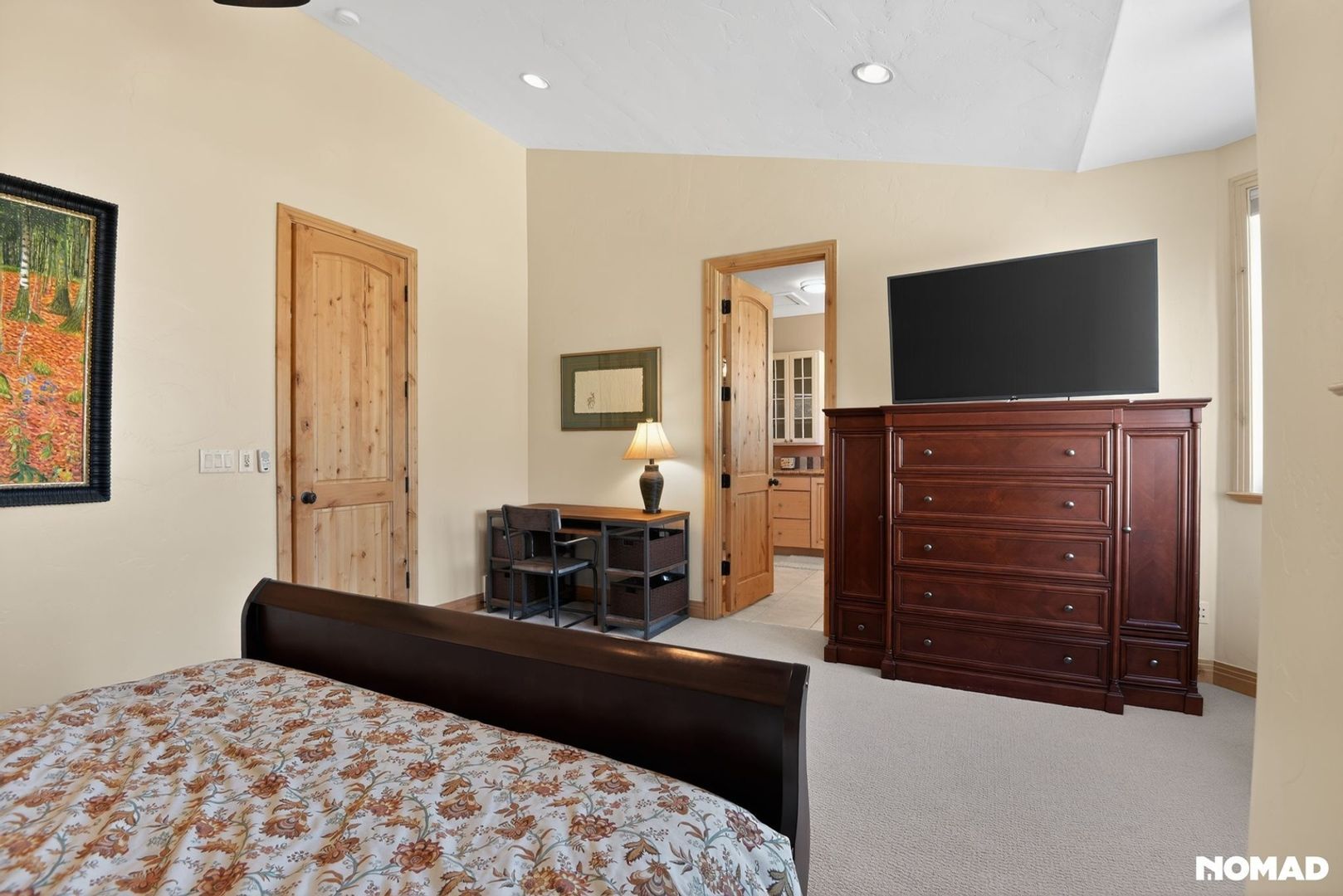 Building Photo - 3042 Lower Saddleback Rd