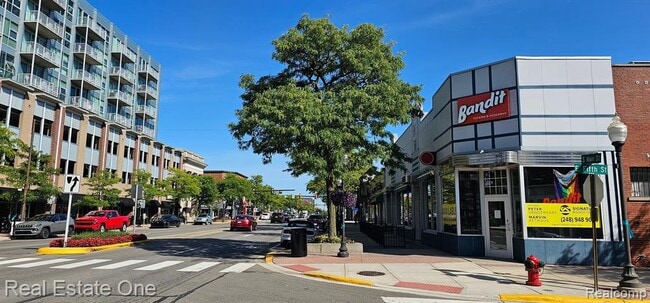 Building Photo - 100 W Fifth St
