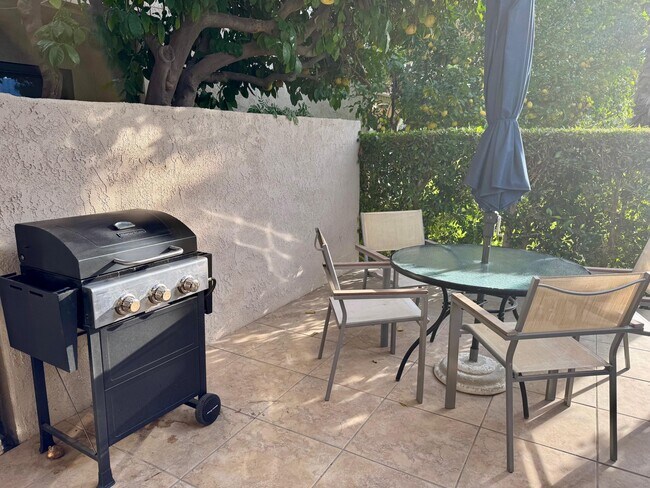 Building Photo - 310 Forest Hills Dr