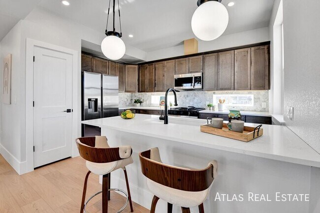 Building Photo - 6643 W 52nd Dr