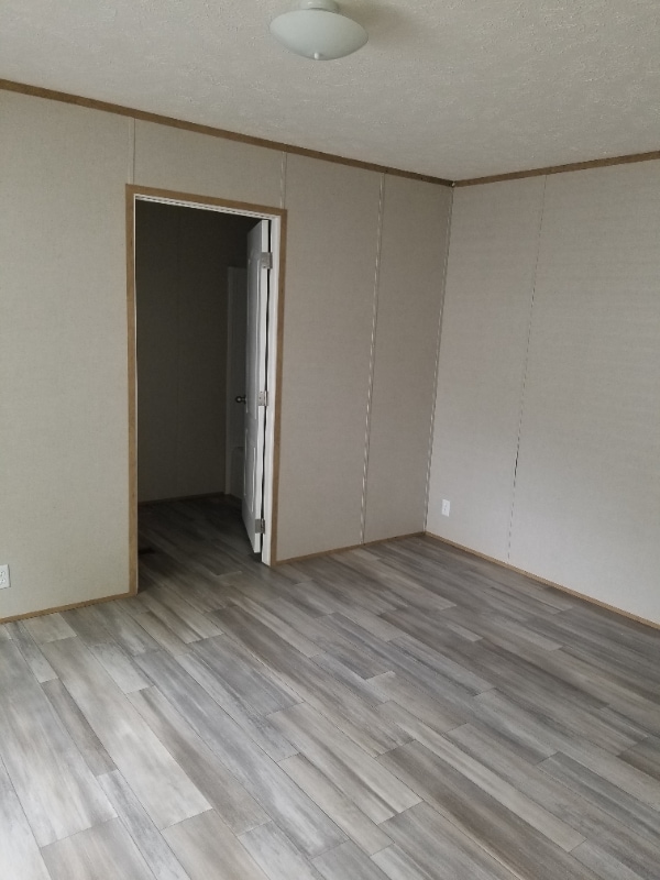 Building Photo - 1000 Pine Tree Cir
