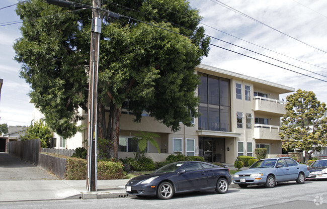 Building Photo - 464 Juana Ave