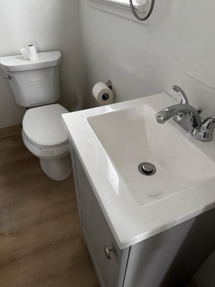 Building Photo - 120 Center Ave