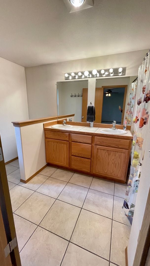Building Photo - Large 2 Bedroom 2.5 Bath Home With Fenced Yard & Wrap Around Deck in Clearwood Community! Lake, T...