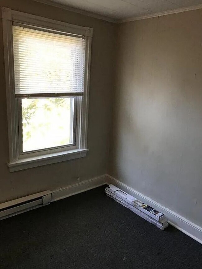 Building Photo - Dickinson Students & Staff - 3 bedroom!