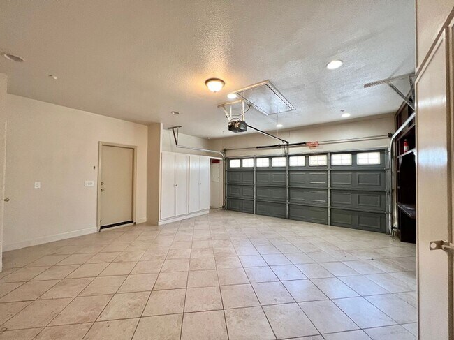 Building Photo - Spacious Four Bedroom Napa Home